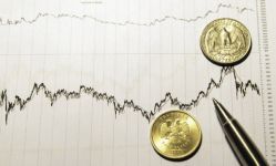 Рубль снизился по отношению к доллару и евро при открытии торгов в среду